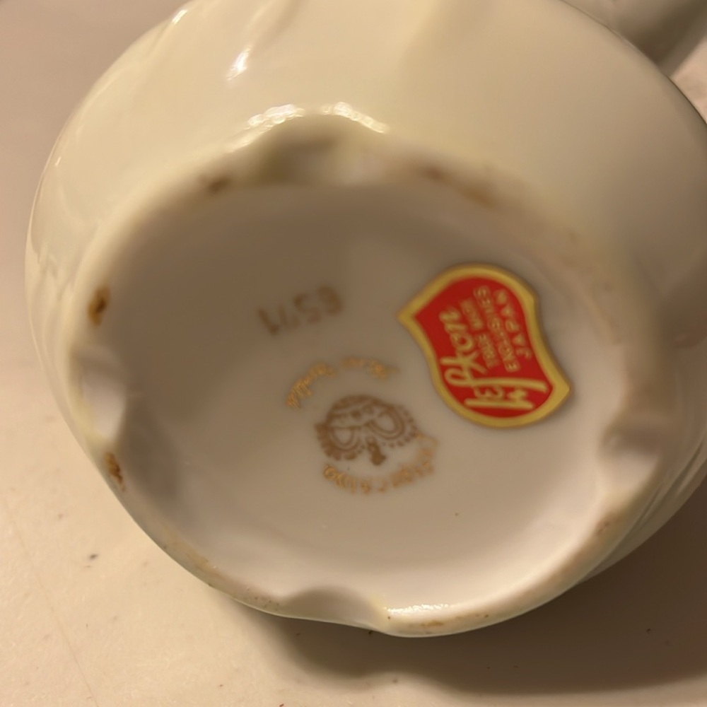 Vintage Creamer 657 Lefton 3 inch tall, handpainted good shape - Picture 4 of 5